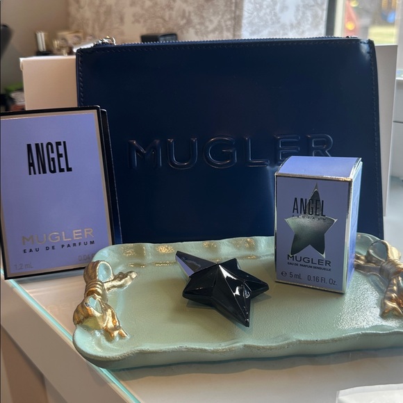 Mugler bundle